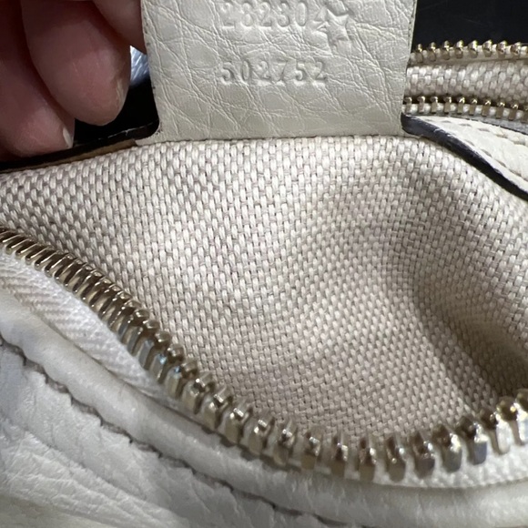 Gucci Leather Soho Large Interlocking GG Logo Hobo Bag In Ivory - Picture 7 of 11